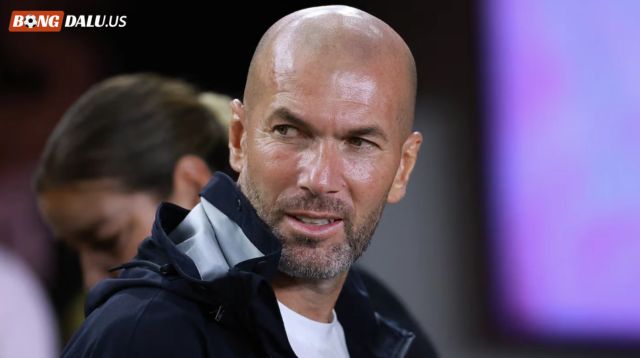HLV Zidane đã dẫn dắt đội bóng Real Madrid giành lấy nhiều giải thưởng HLV Zidane đã dẫn dắt đội bóng Real Madrid giành lấy nhiều giải thưởng